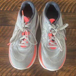 Fresh foam new balance tennis shoes